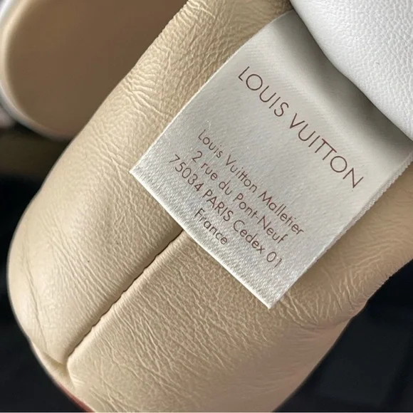 Louis Vuitton Rabbit Teddy bear - Picture 3 of 4